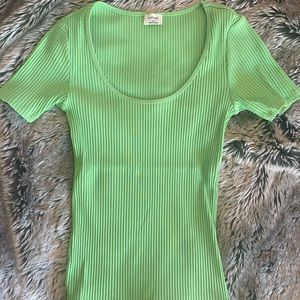 Aritiza Green top